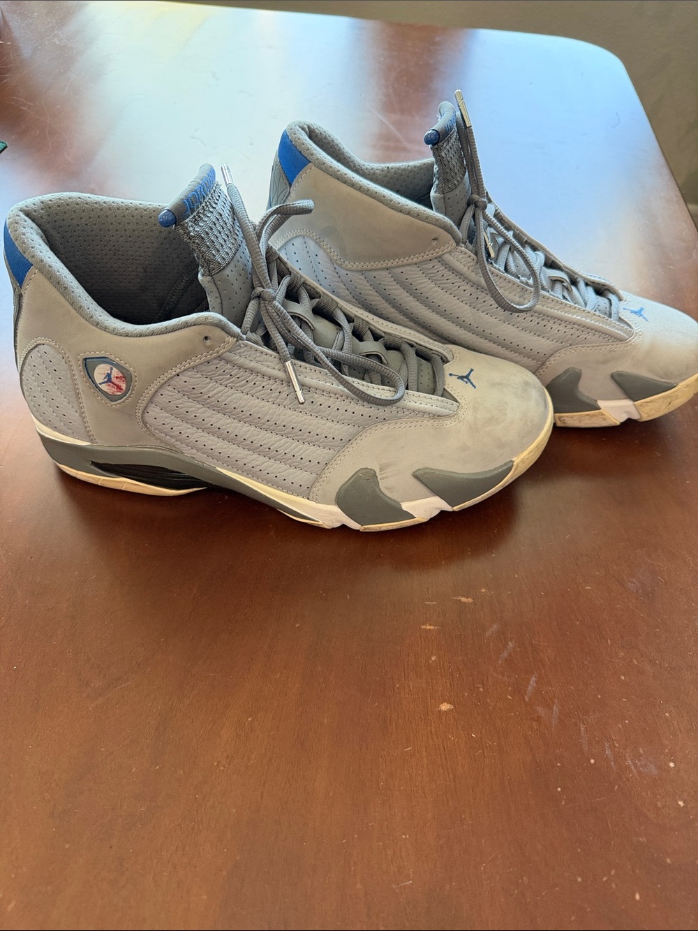 Jordan Men’s Grey Suede Sneakers with Blue Accents - Picture 2 of 7